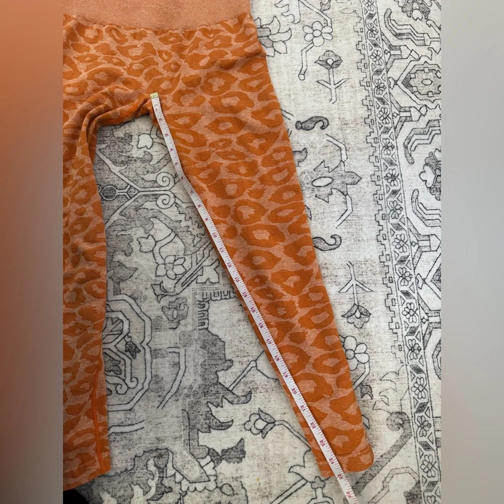 NVGTN Burnt Orange Leopard Seamless Leggings - Picture 5 of 6